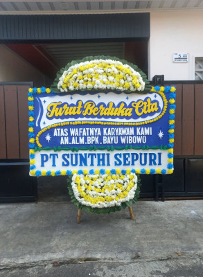 Papan Bunga Duka di Gelora