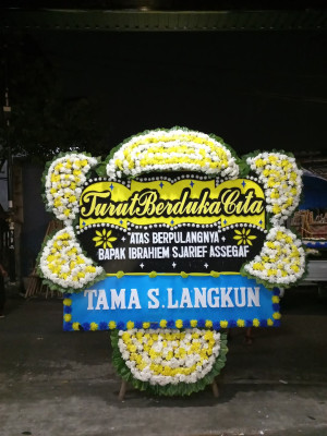 Papan Bunga Duka di Gelora